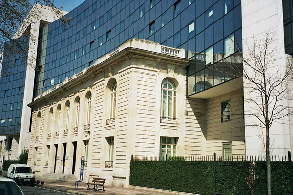 Ancienne façade Nicolas, Valmy-Liberté